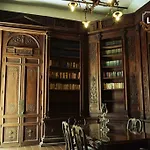 Leonora Hostal