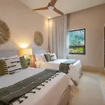Artila Beach Condos, Isla Mujeres