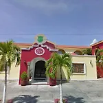Hotel Marlon Heroes