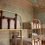 Leonora Hostal