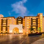 Villa Del Arco Residences