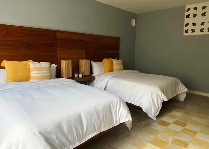 Hotel Unknown