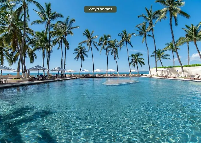 Beachfront 2Br Condo W/ Pool - Blue Flag Beach
