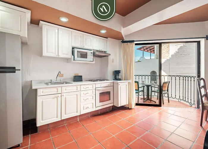 Amazing 1 Bedroom Condo - Partial Oceanview - Pool