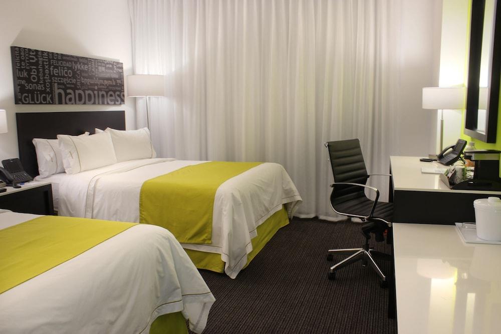 Hotel Express & Angelopolis By Ihg