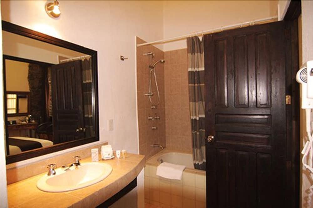 Del Villar Hotel
