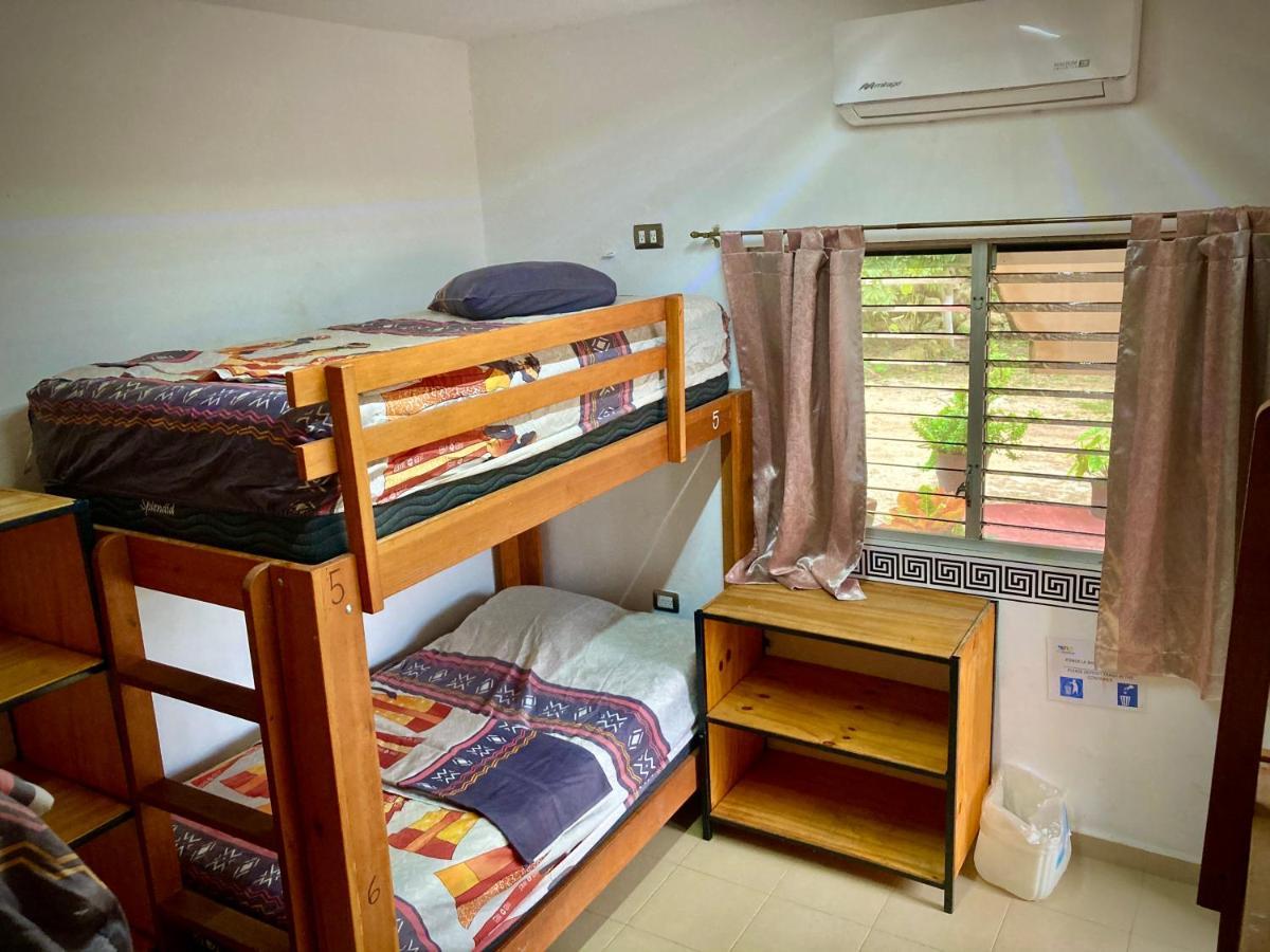 Hostel Yaxche Centro Y Bacalar