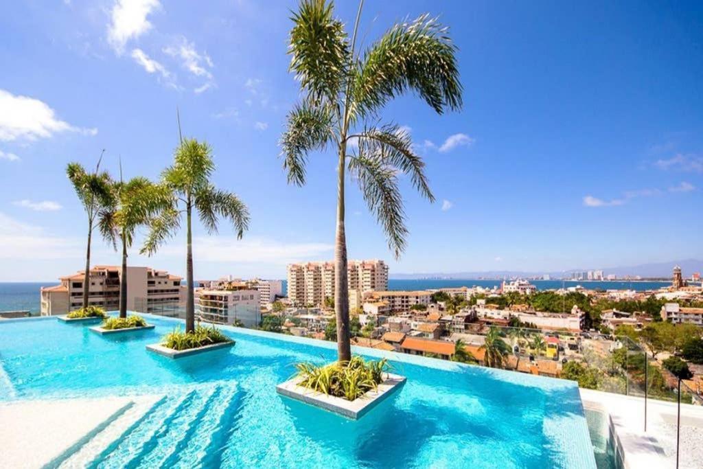 Zenith 601, Zona Romantica, 2 Balconies With Incredible Views, Rooftop Pool Apartment