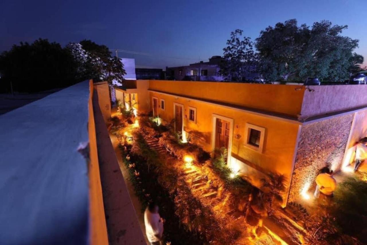 Unknown Hotel 4*
