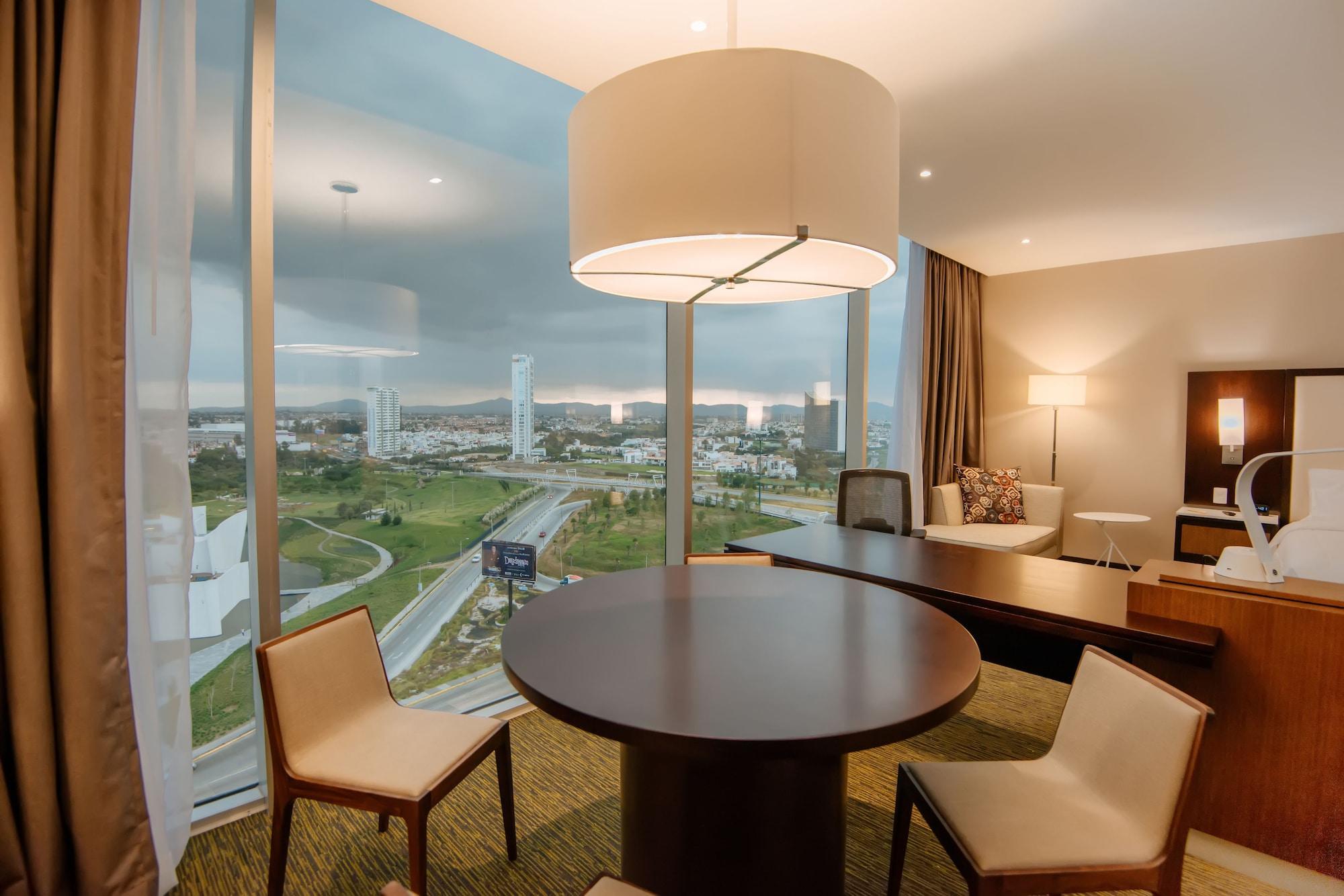 Hilton Garden Angelopolis Hotel 4*