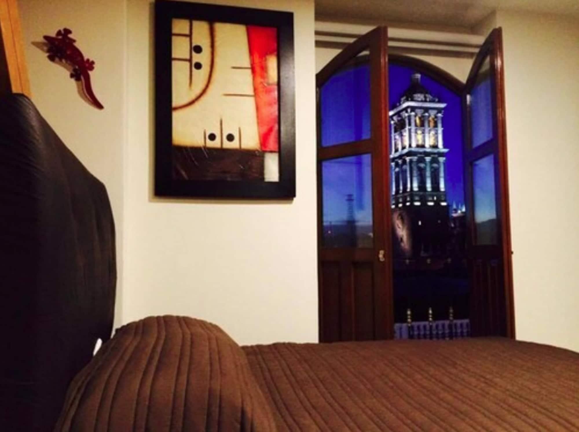 Hotel Leones Hotel