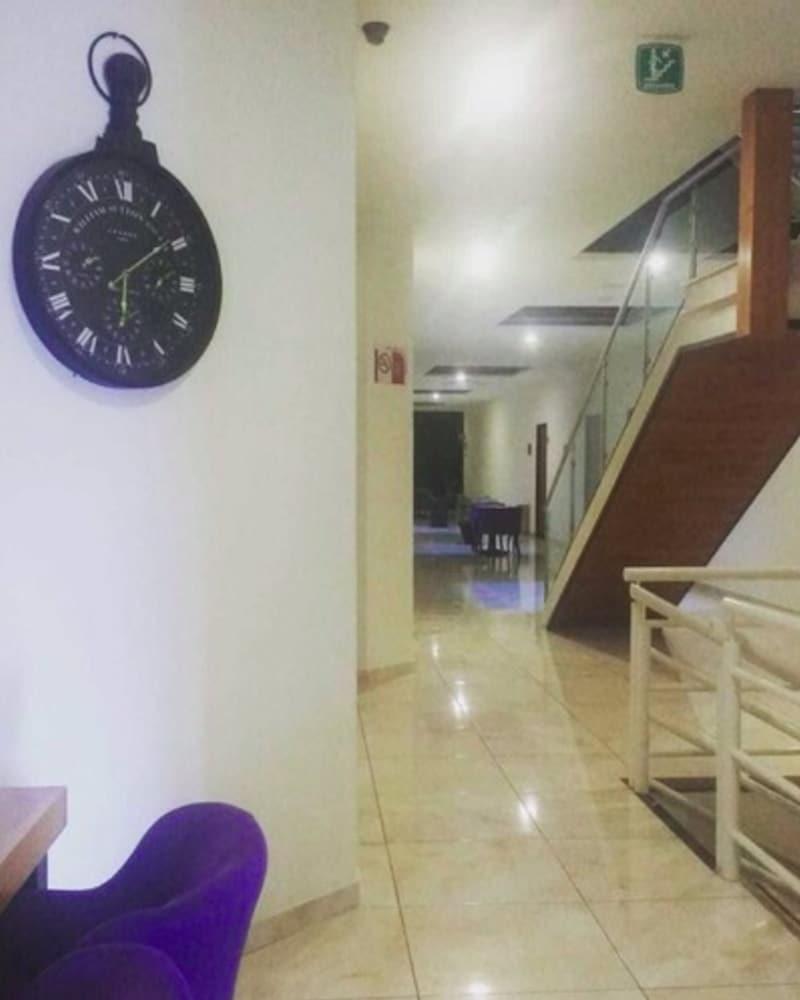 Hotel Leones 4* Puebla
