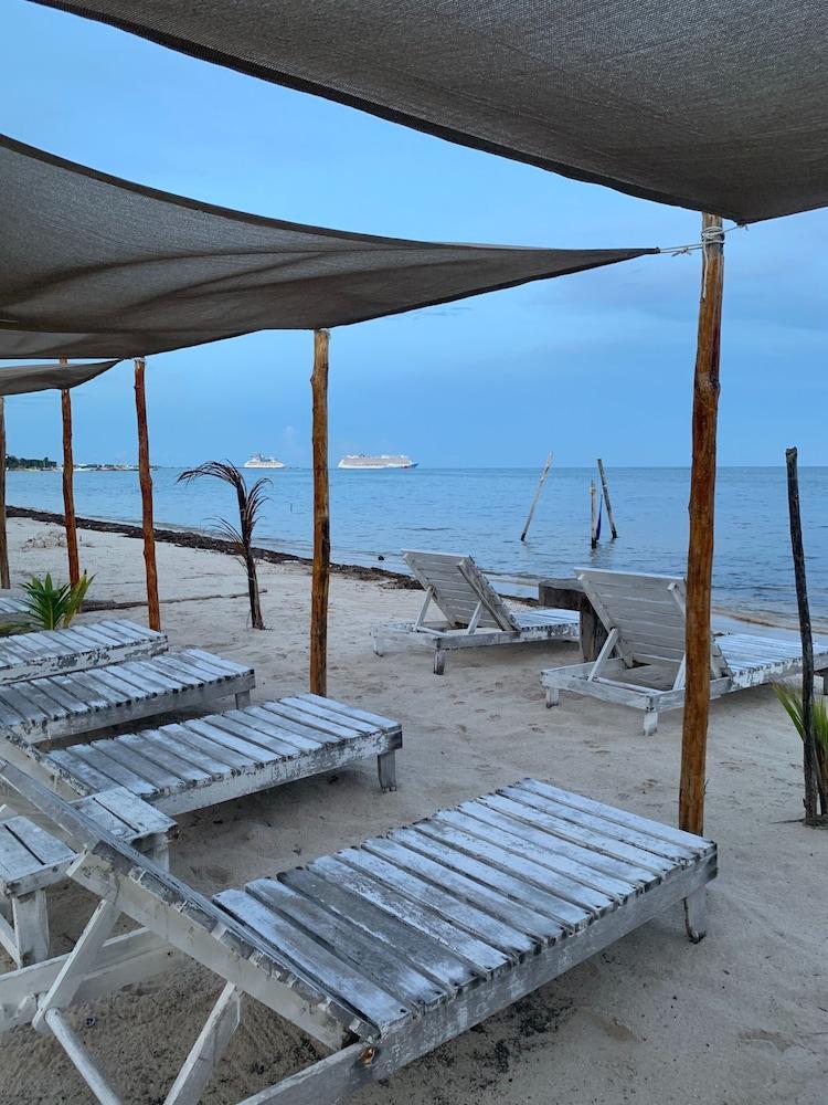 Arenas Hotel 3*