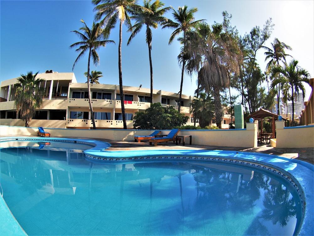 Las Jacarandas Hotel