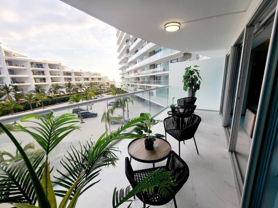 Luxury 2 Bedroom Front At *