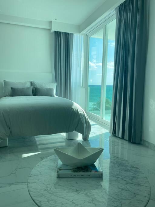Beachfront Deluxe -best Ocean View, With Beach, Gym And * Cancun