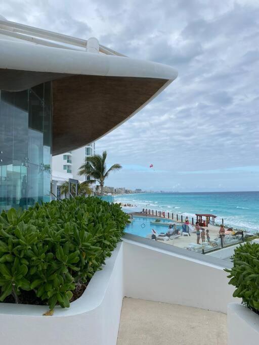 Beachfront Deluxe -best Ocean View, With Beach, Gym And Apartment *