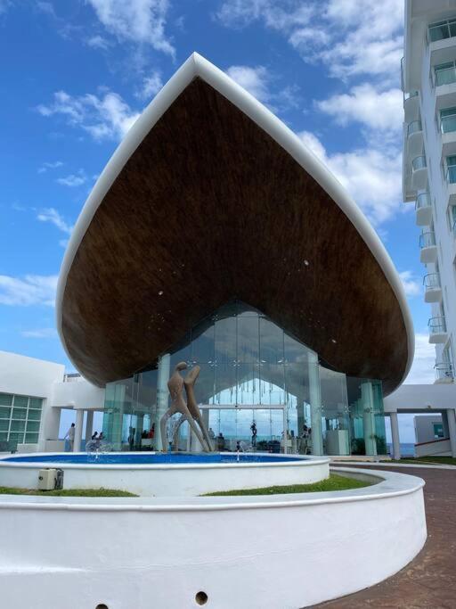 Beachfront Deluxe -best Ocean View, With Beach, Gym And Apartment Cancun