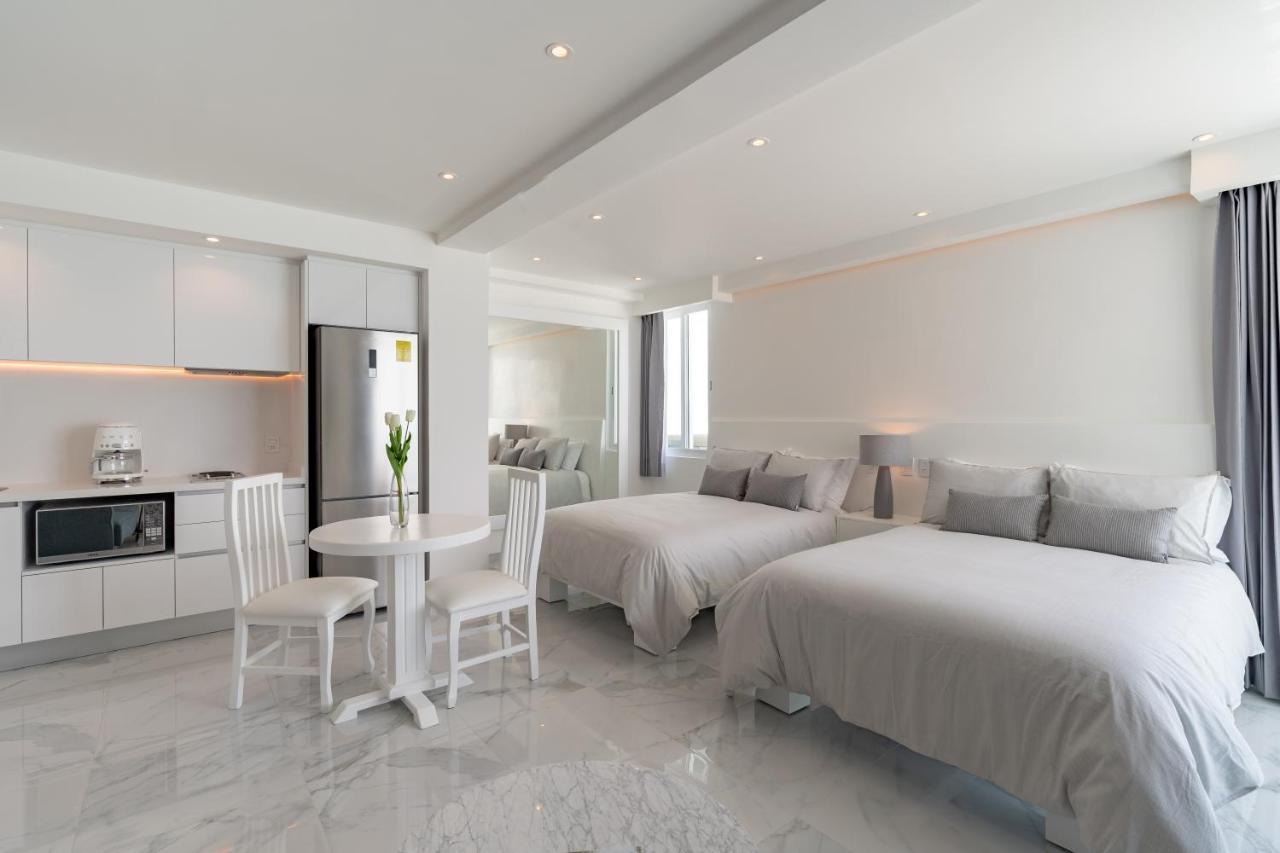 Apartment Beachfront Deluxe -best Ocean View, With Beach, Gym And Cancun