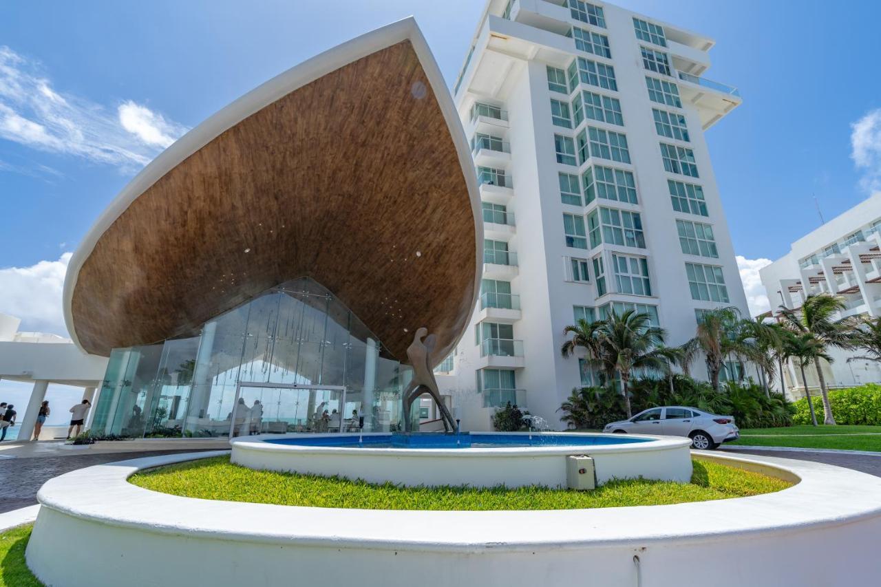 Apartment Beachfront Deluxe -best Ocean View, With Beach, Gym And