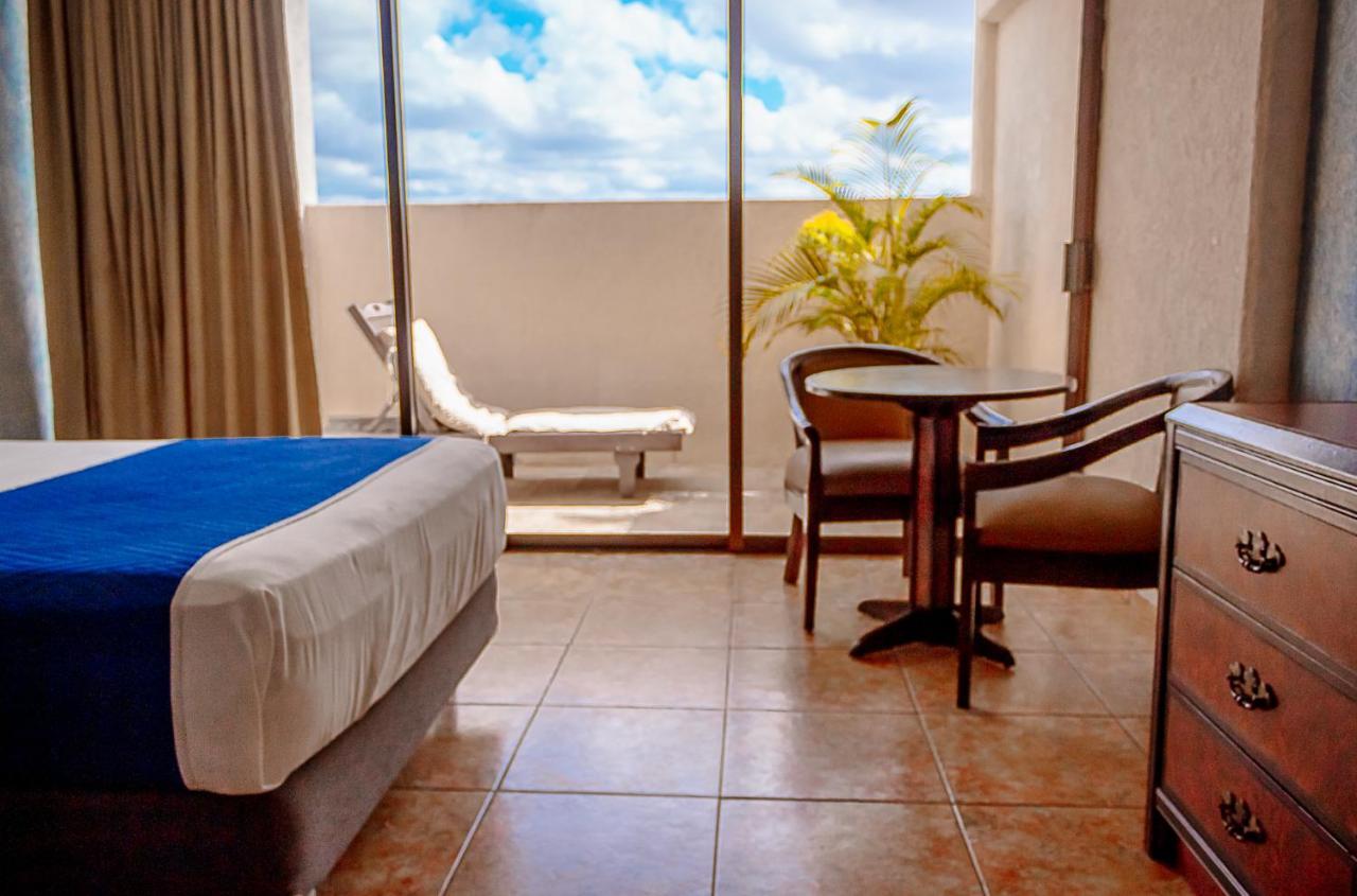 Hotel Aluxes 4*