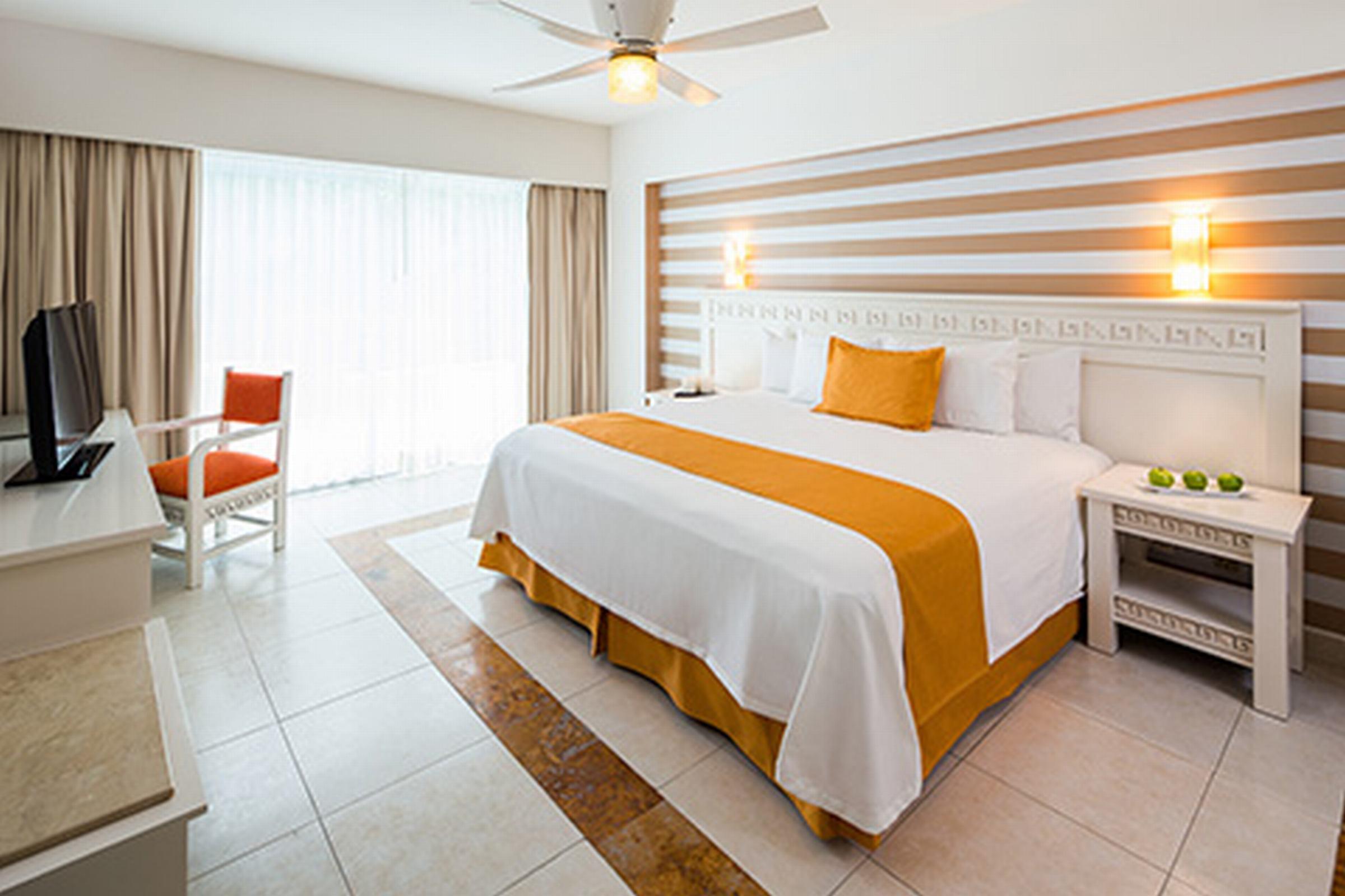 Bluebay Grand Esmeralda Resort