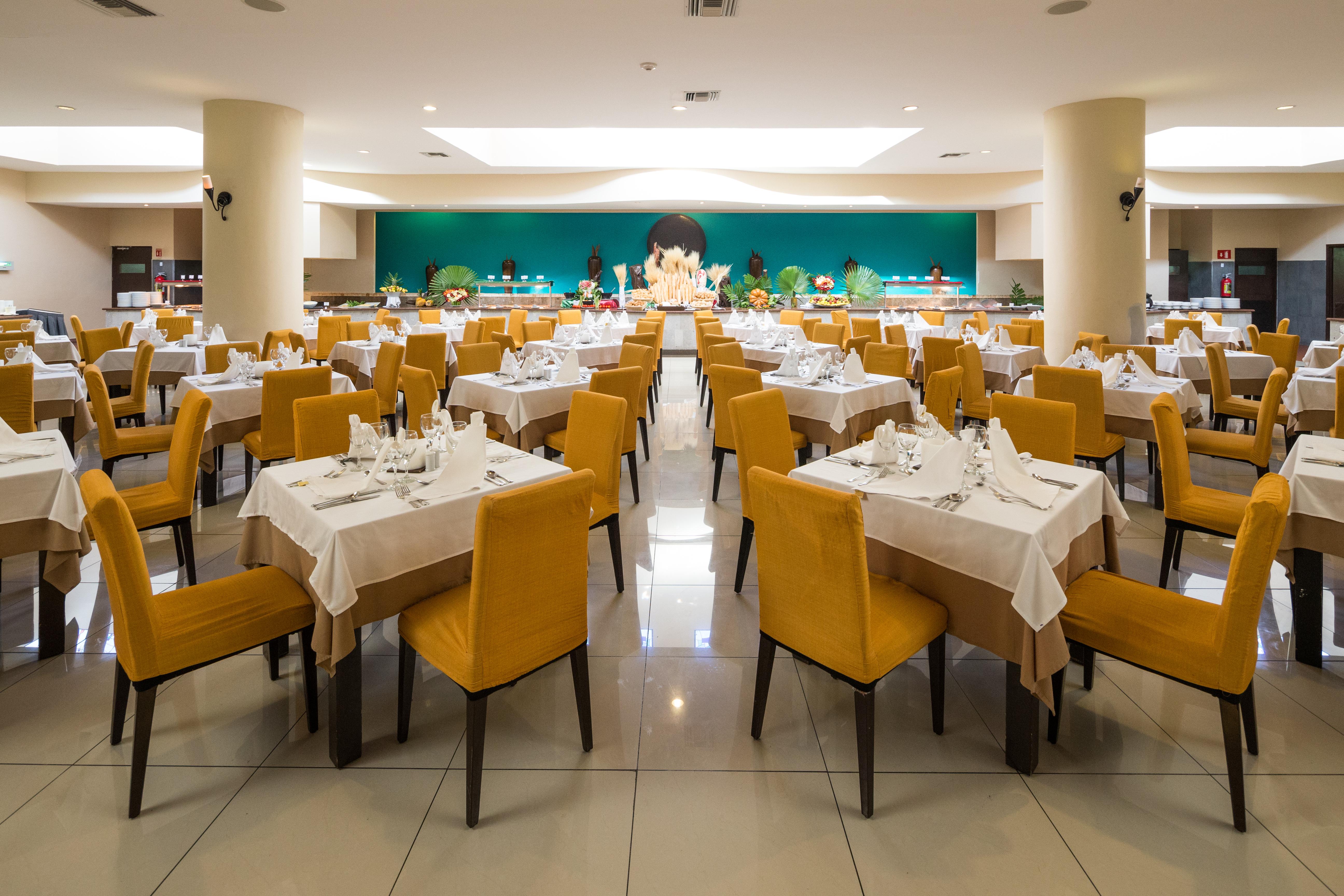 Bluebay Grand Esmeralda El Marlyn Azul