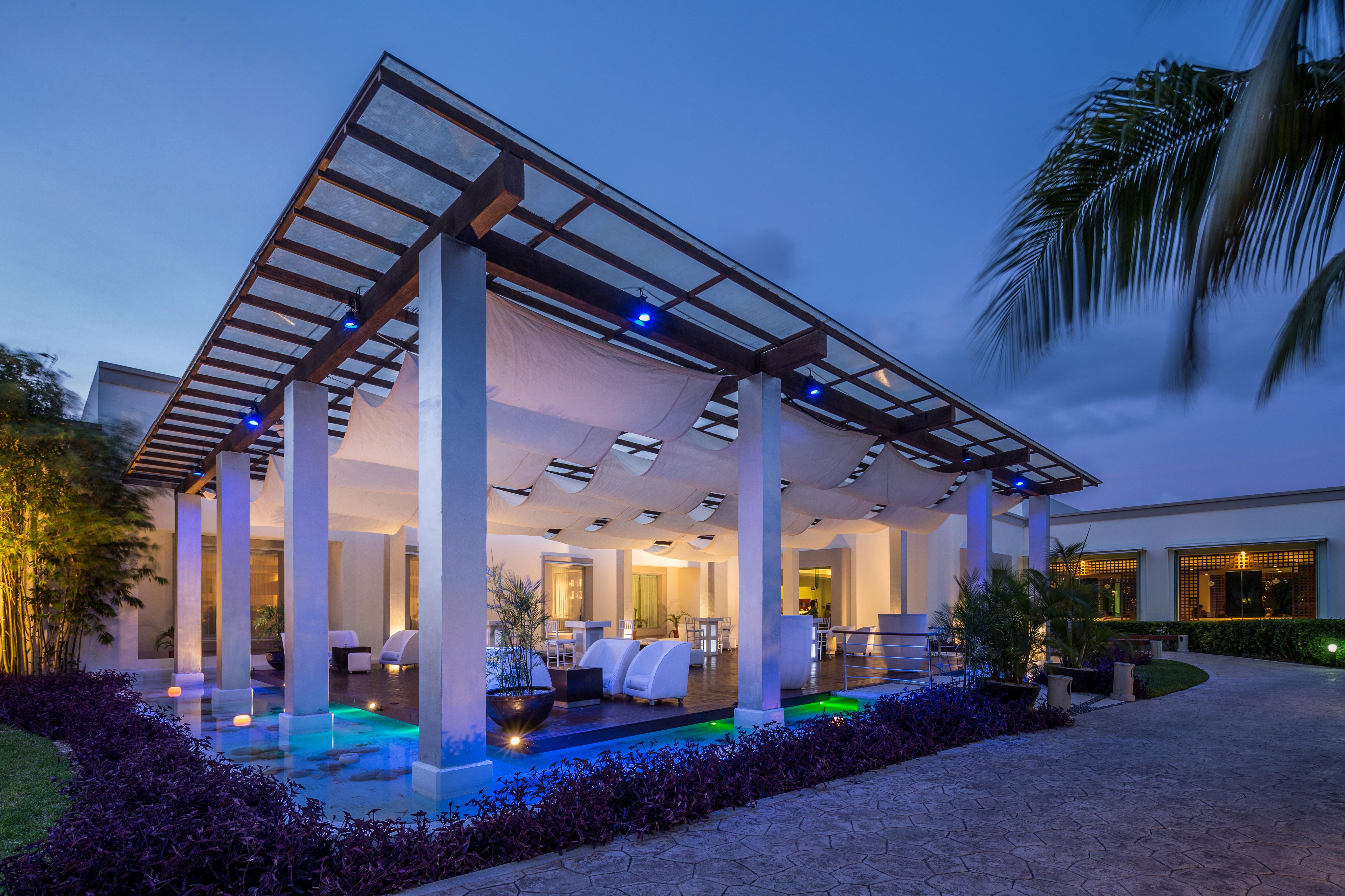 Bluebay Grand Esmeralda Resort