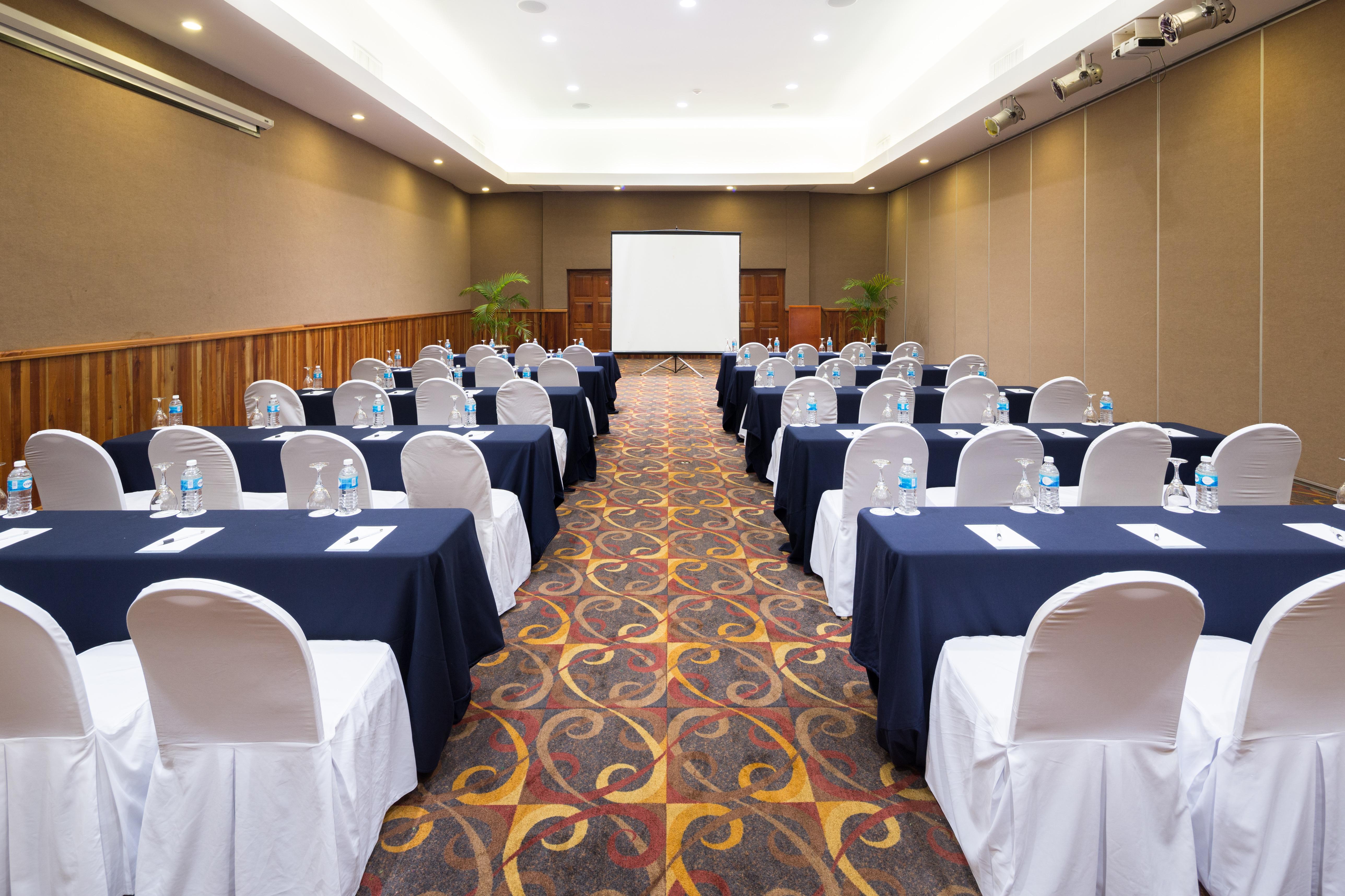 Resort Bluebay Grand Esmeralda