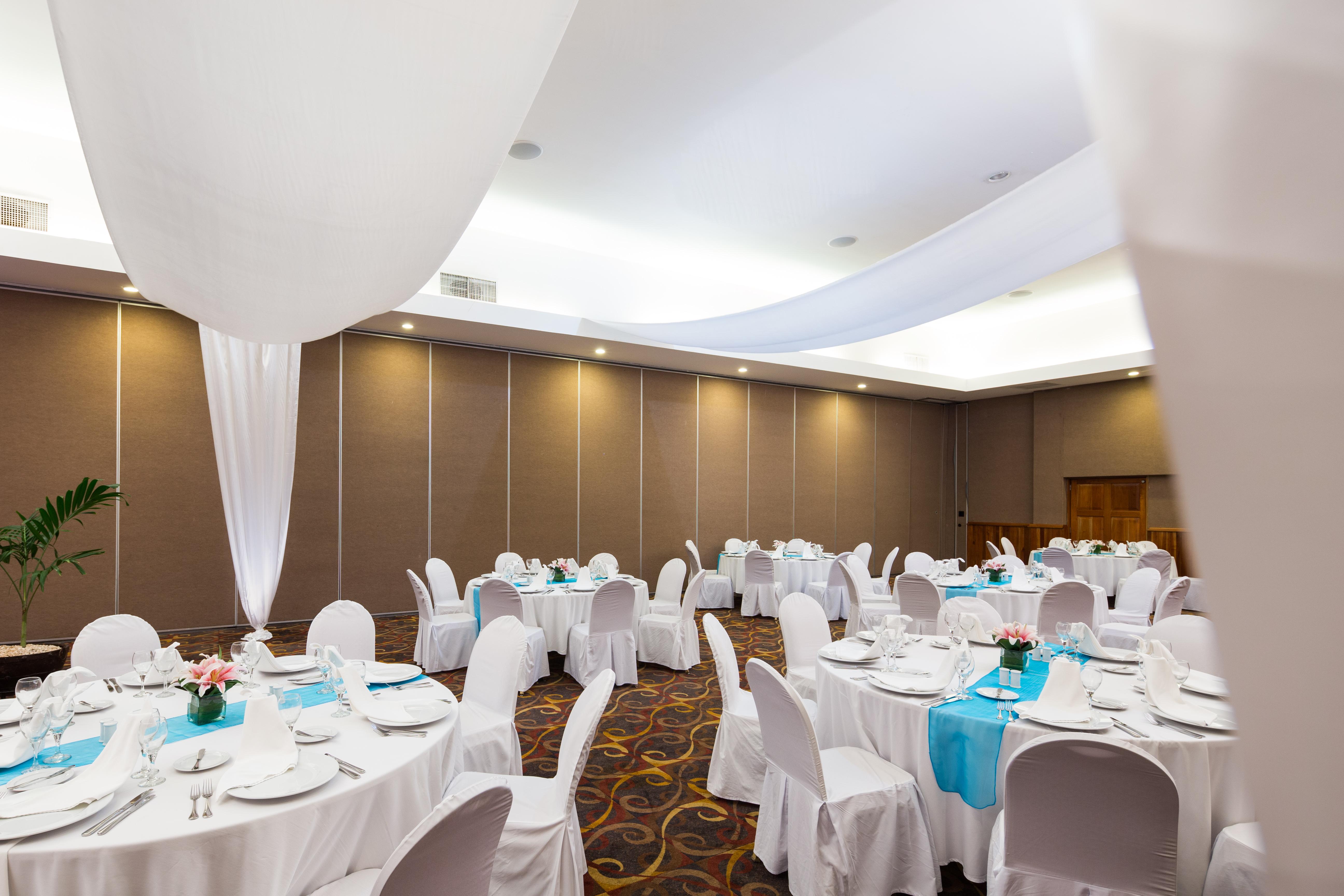 Resort Bluebay Grand Esmeralda