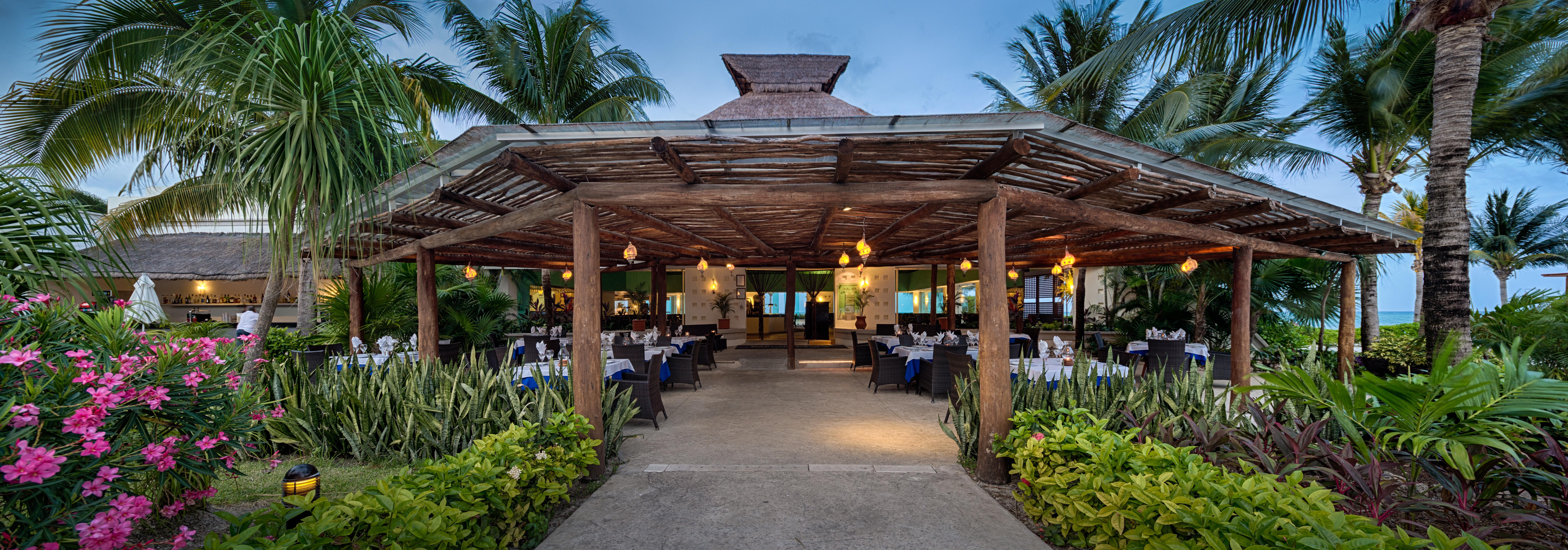 Bluebay Grand Esmeralda Resort 5*