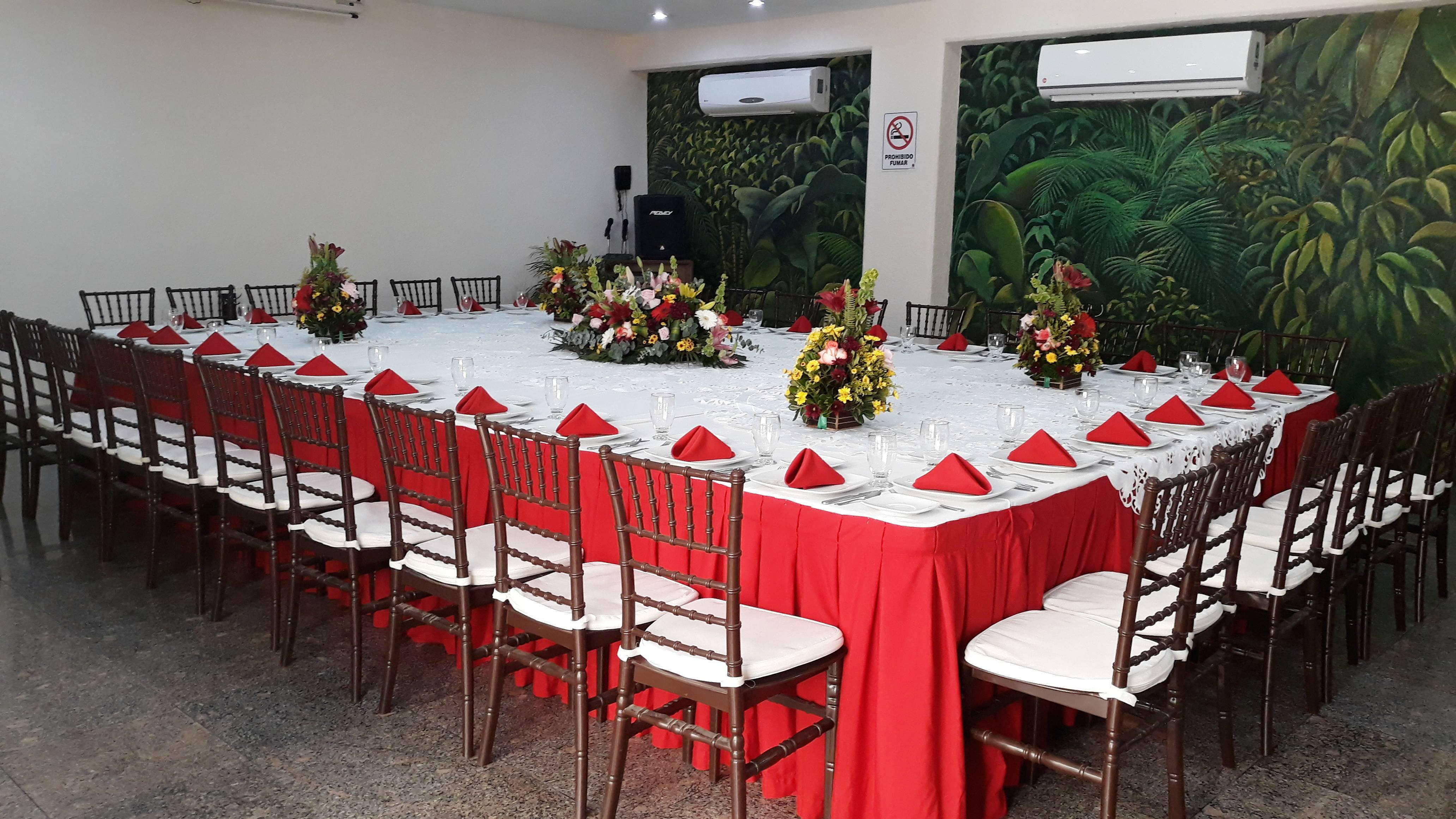 Aluxes Hotel 4*