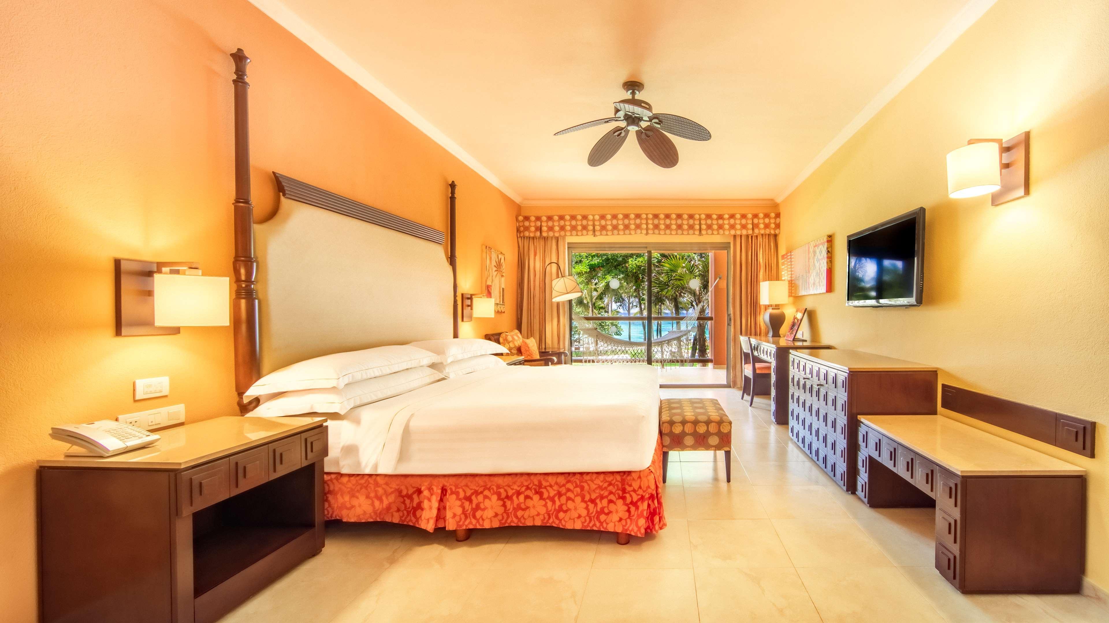 Barcelo Maya Palace Resort 5*