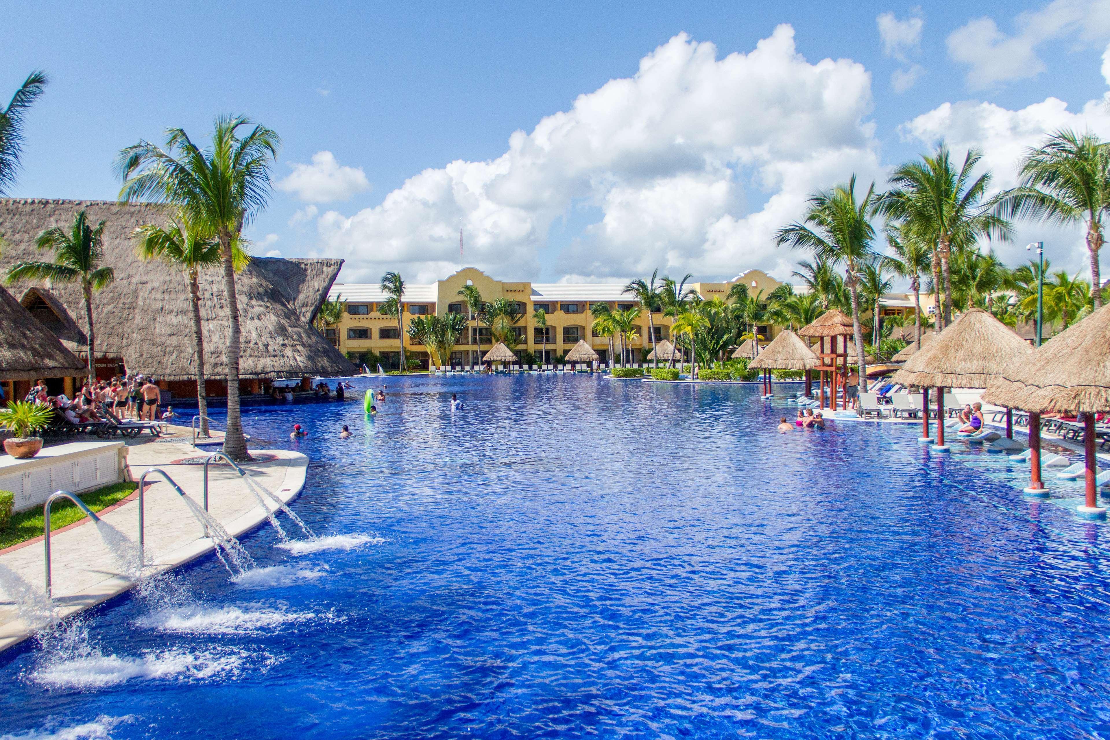 Barcelo Maya Palace Resort 5*