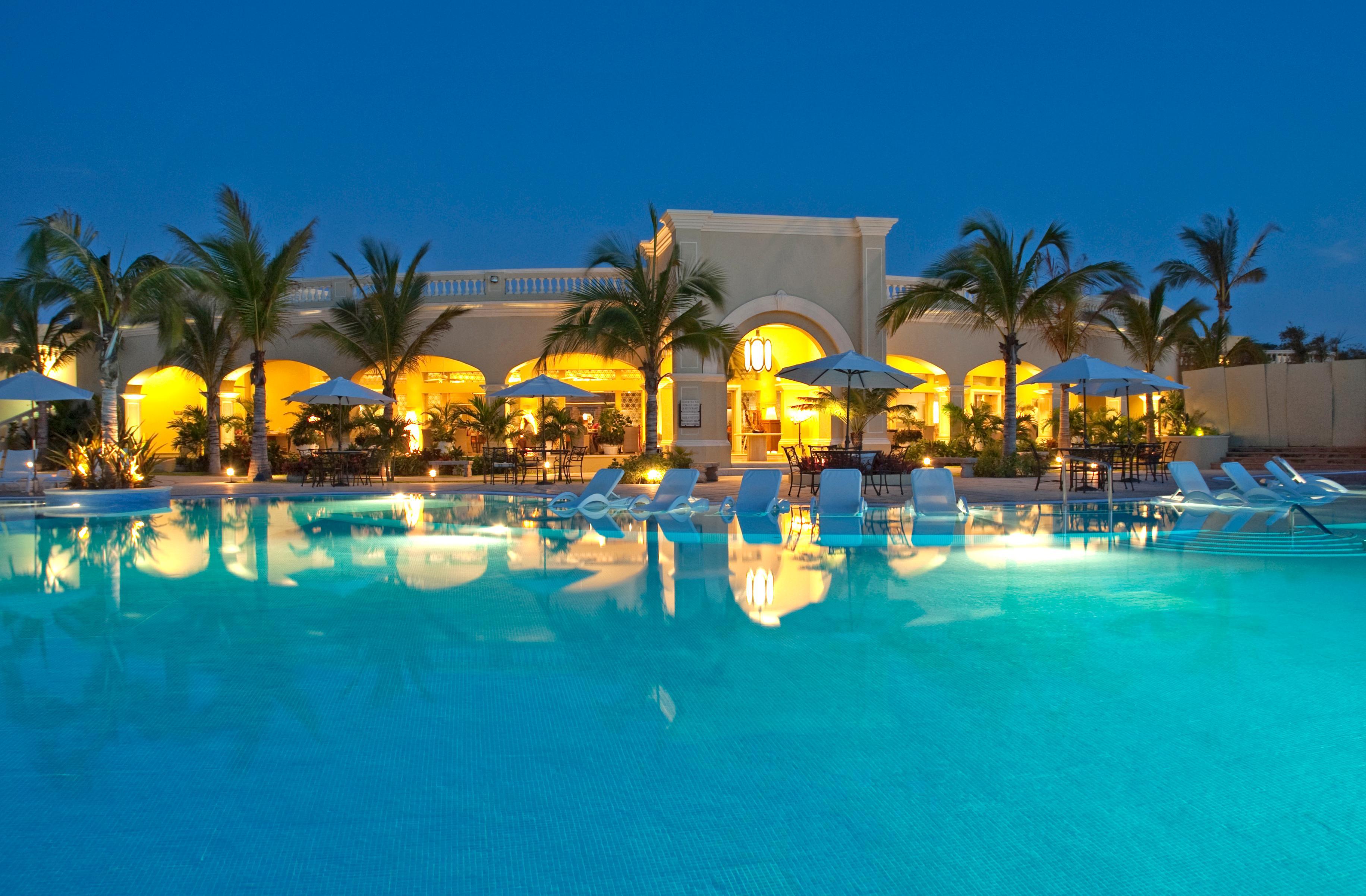 Pueblo Bonito Emerald Bay & Resort