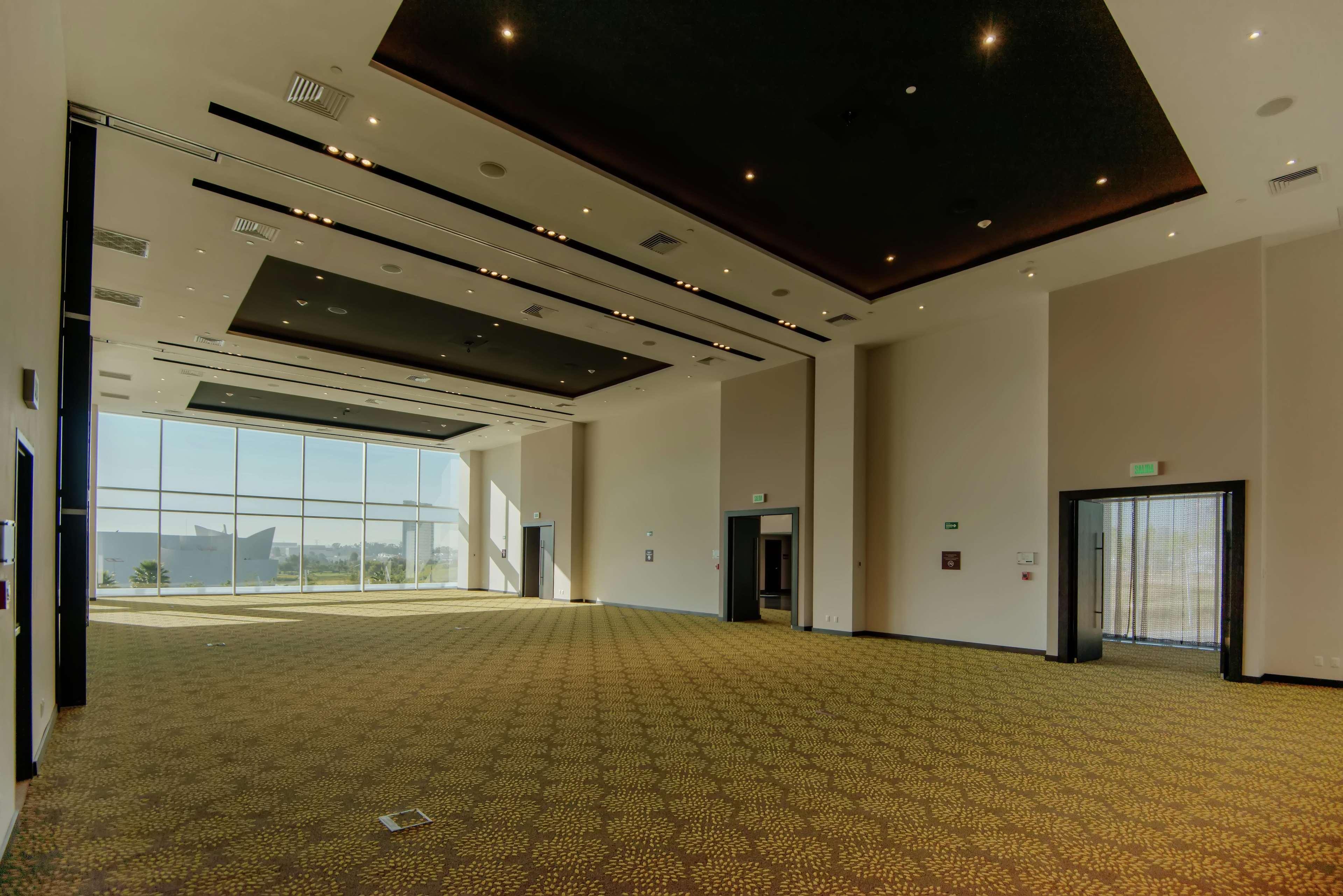 Hilton Garden Angelopolis 4*