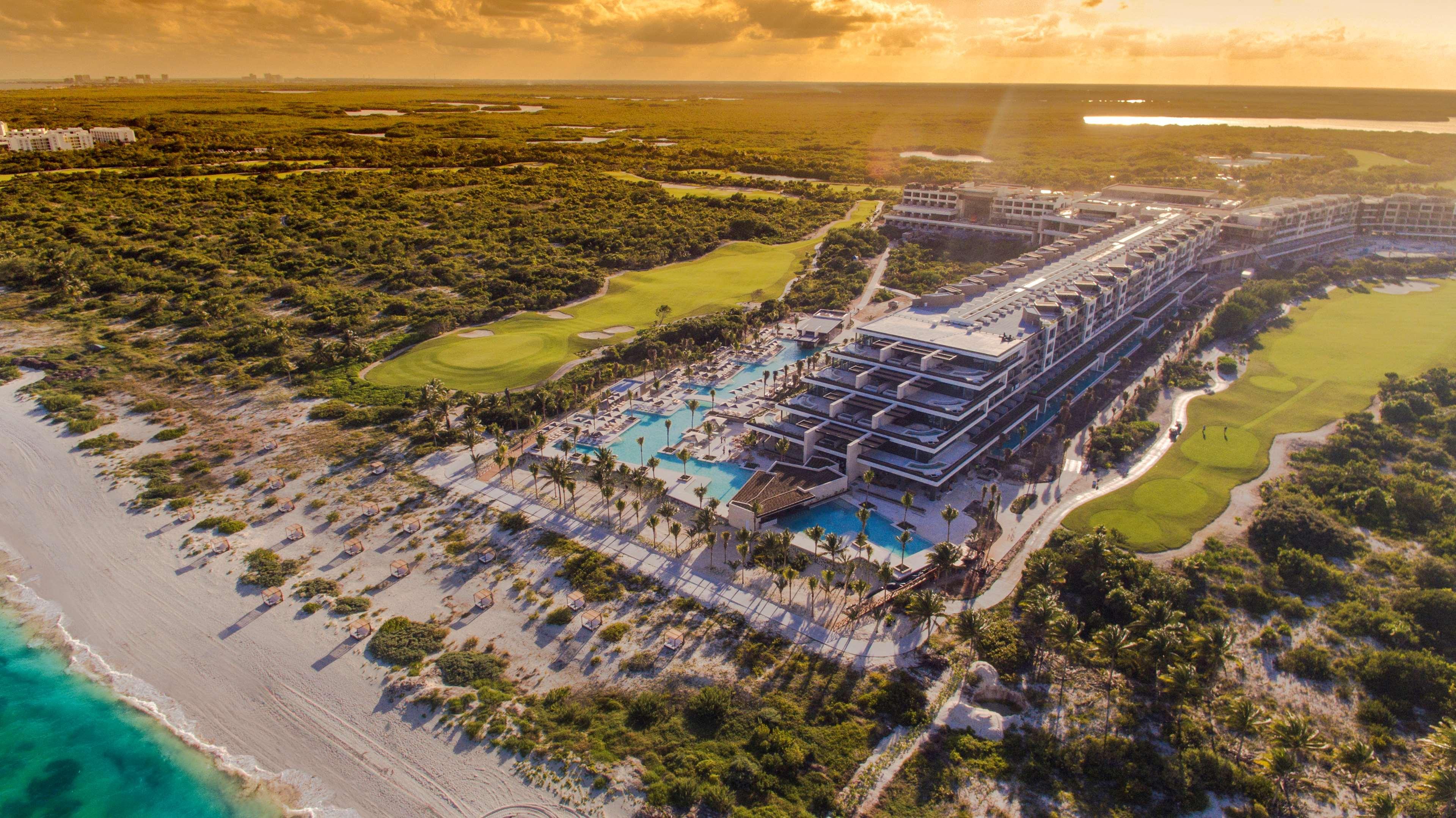 Estudio Playa Mujeres Resort 5*