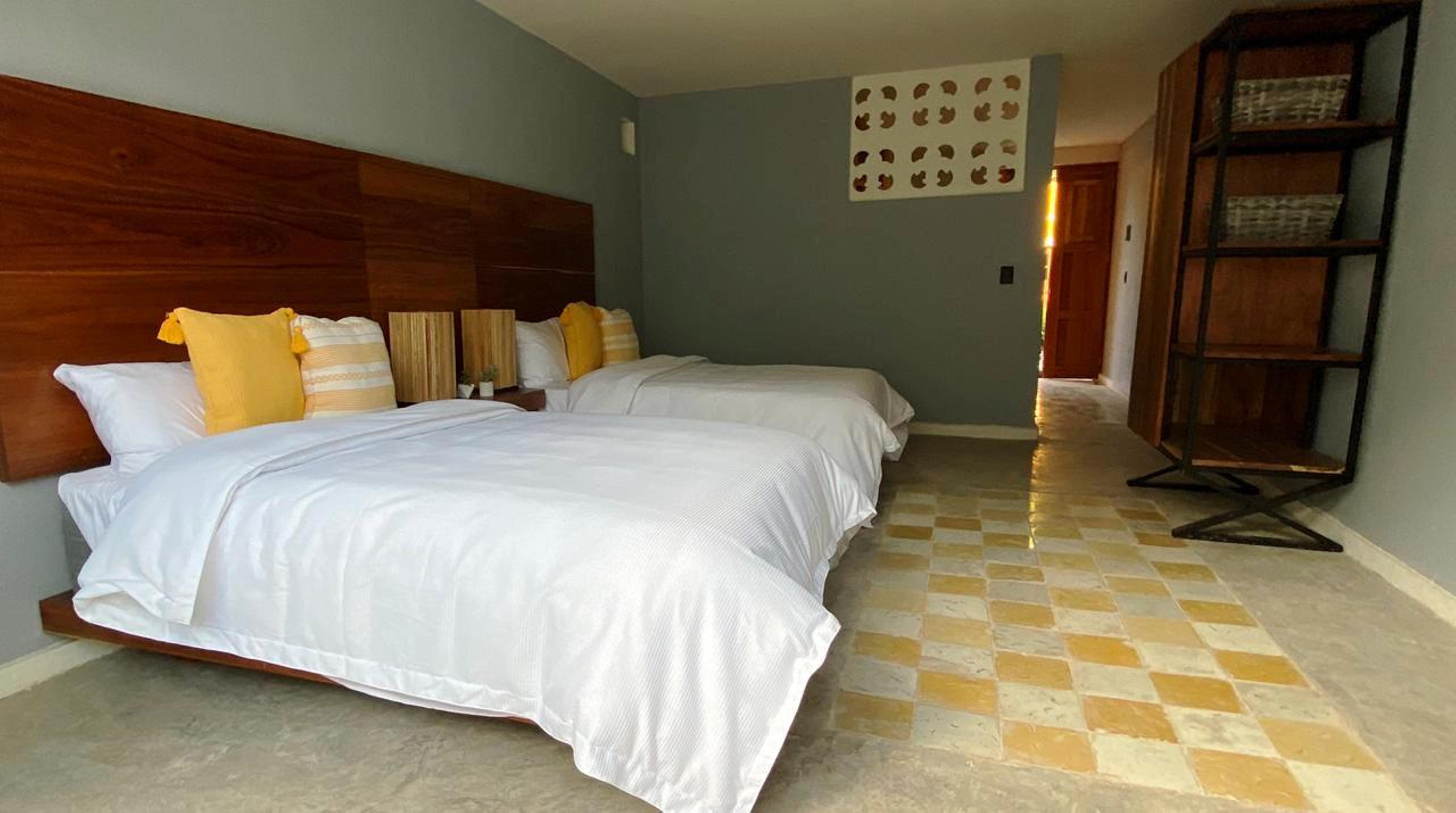 Unknown Hotel 4*