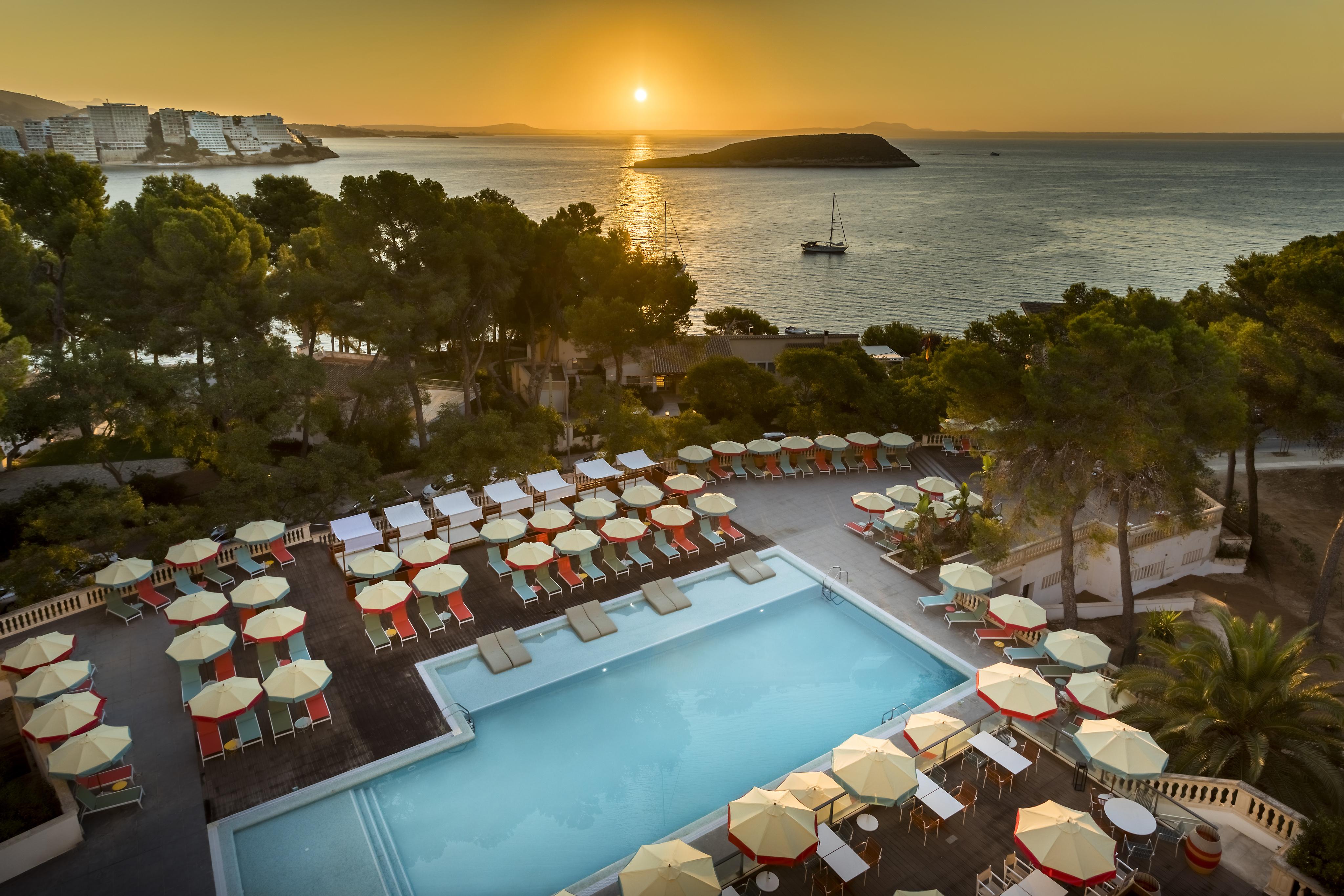 Resort Dreams Cape & 4*