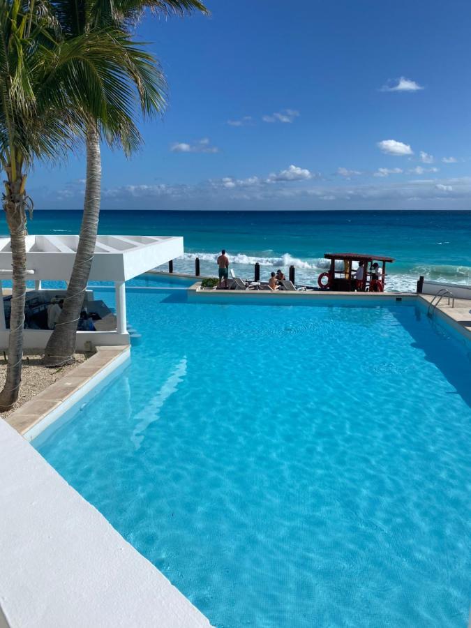 Apartment Beachfront Deluxe -best Ocean View, With Beach, Gym And *