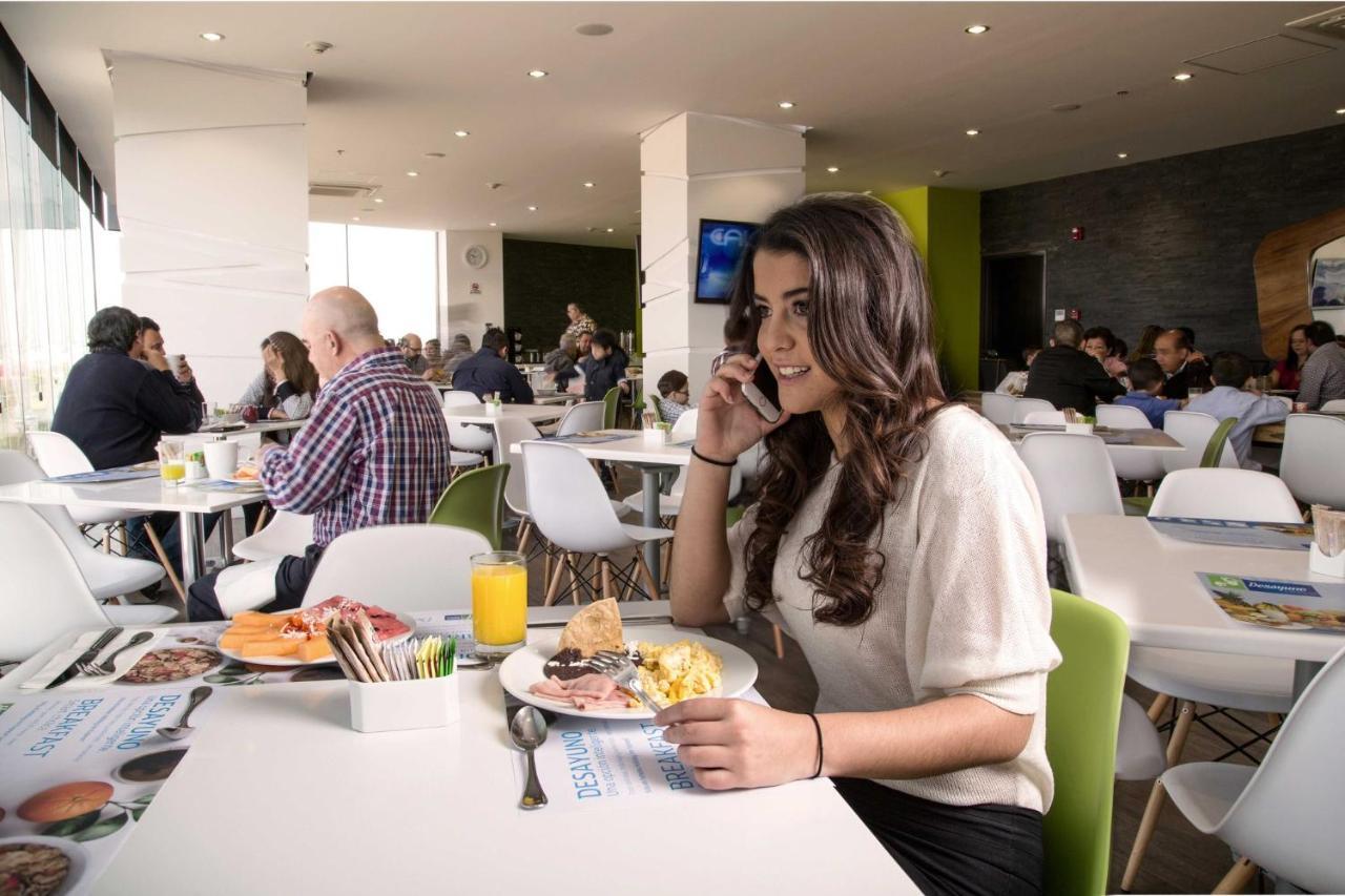 Express & Angelopolis By Ihg Hotel 4*