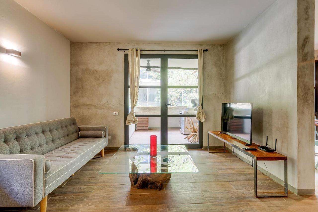 Chic In The Heart Of By Stella Apartment