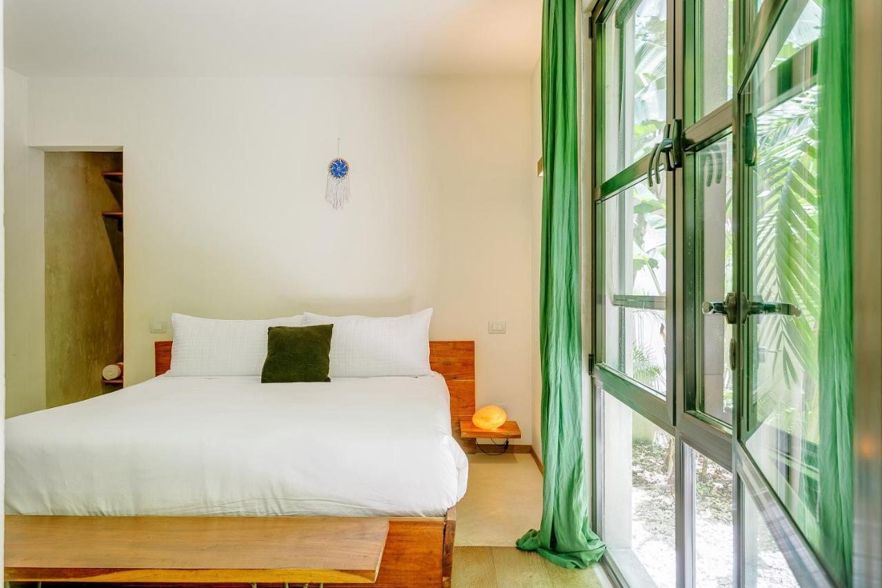 Chic In The Heart Of By Stella Apartment *