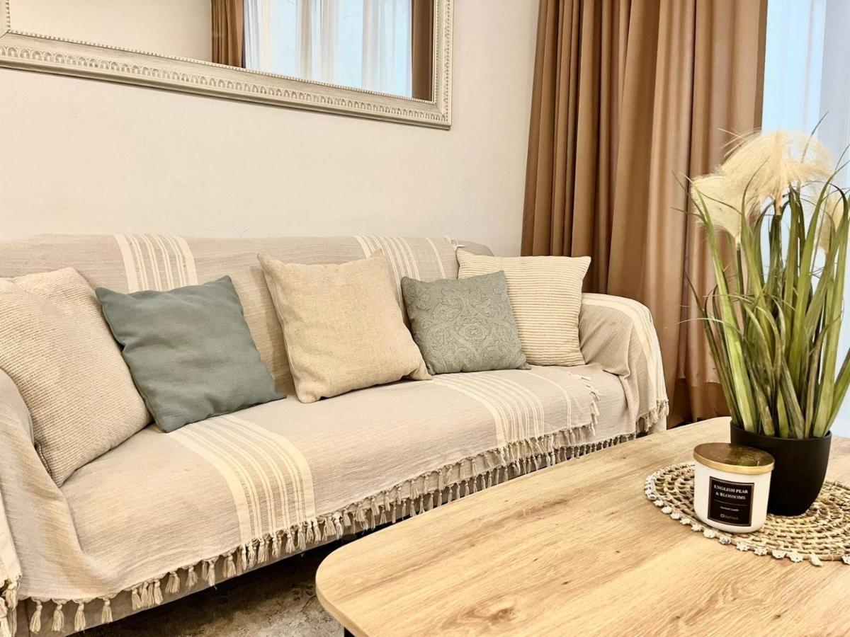 Luxury 5th Avenue Menesse 32 Apartment