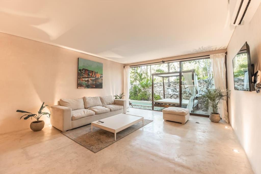 Holiday home Retreat-3br Luxury Condo-private Pool *