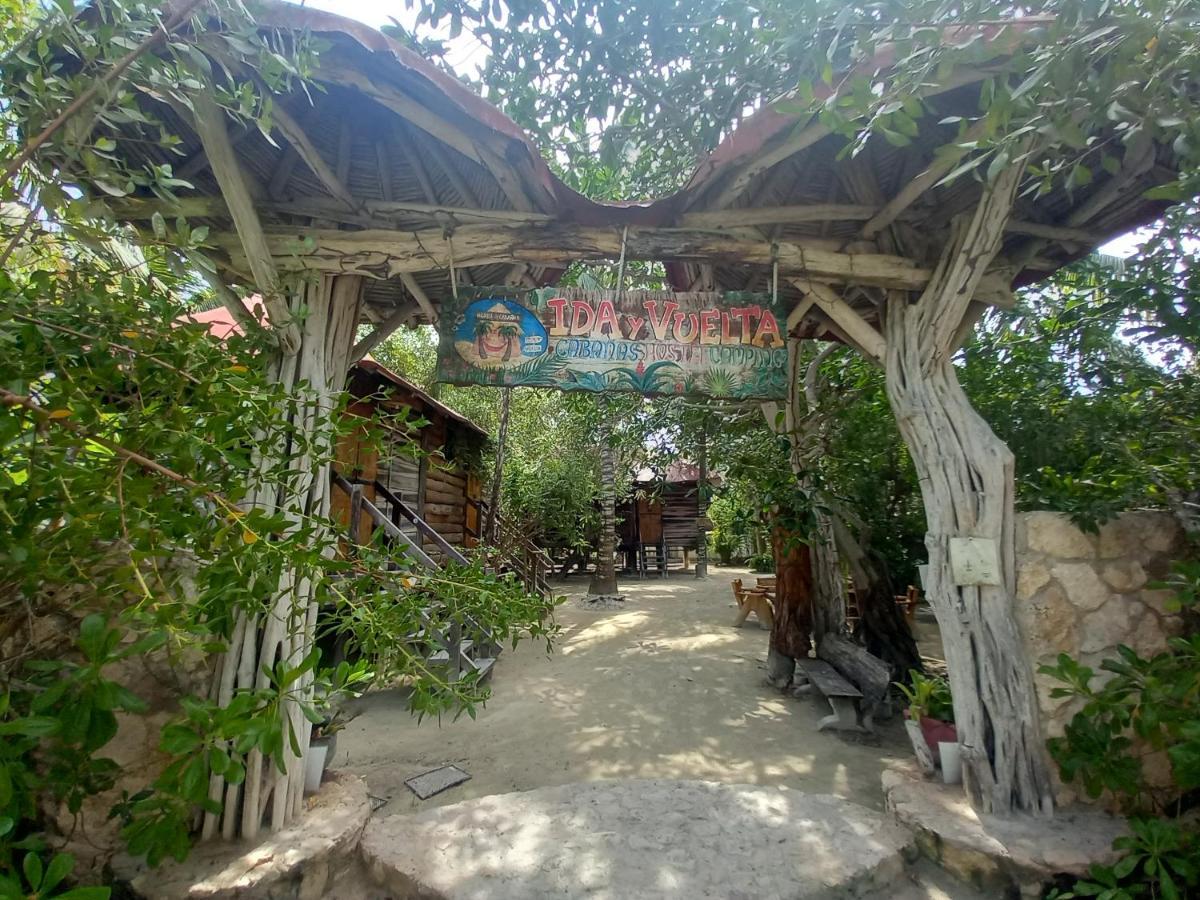 Ida Y Vuelta Hostel *