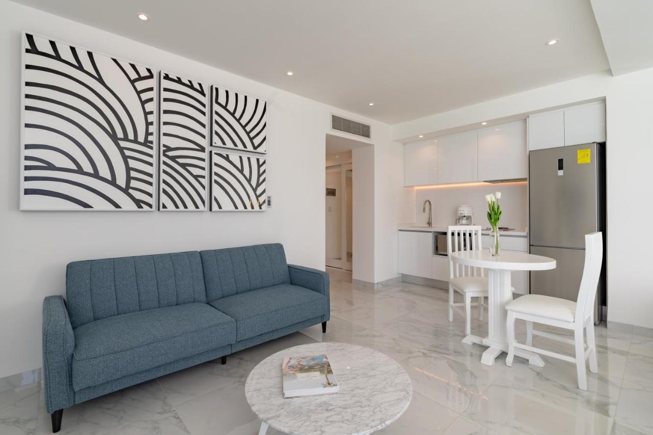 Apartment Beachfront Deluxe -best Ocean View, With Beach, Gym And