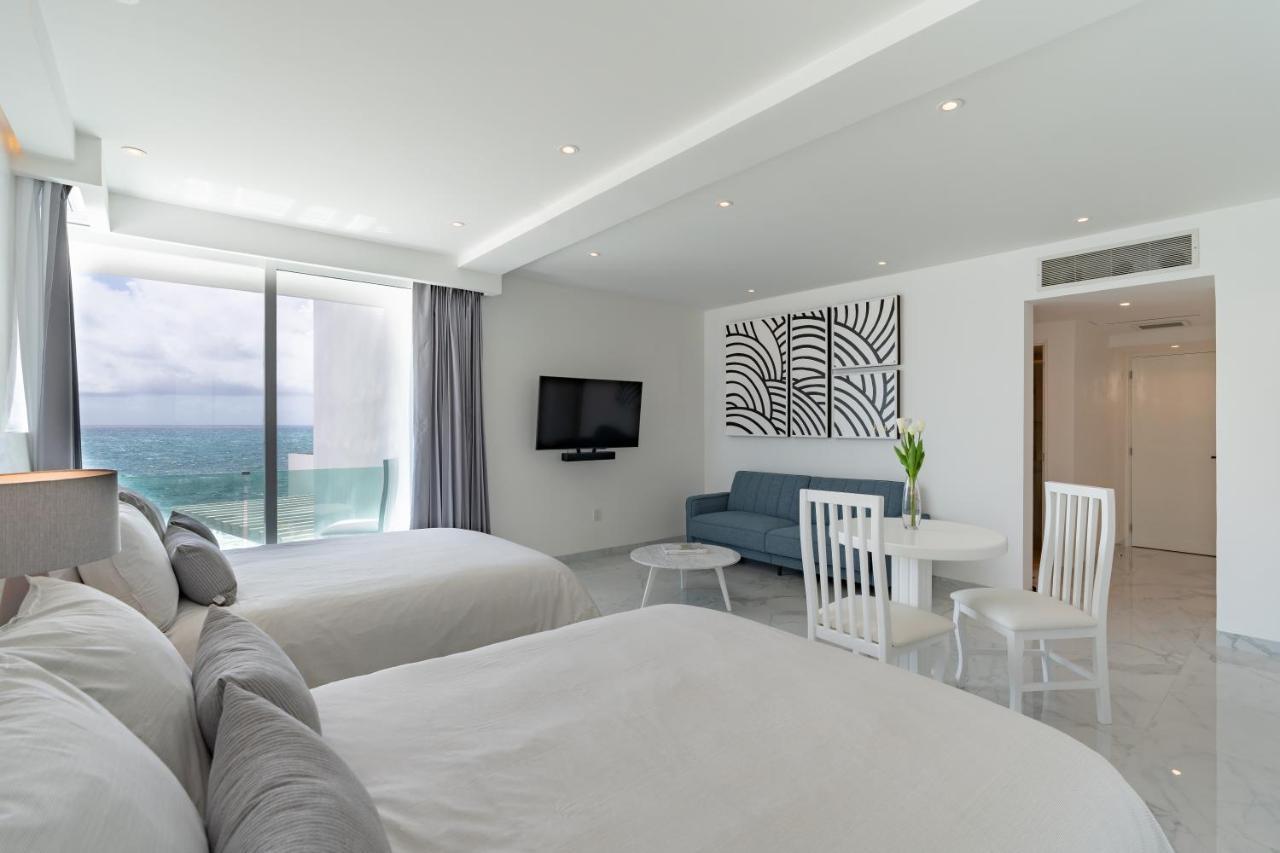 Beachfront Deluxe -best Ocean View, With Beach, Gym And Cancun