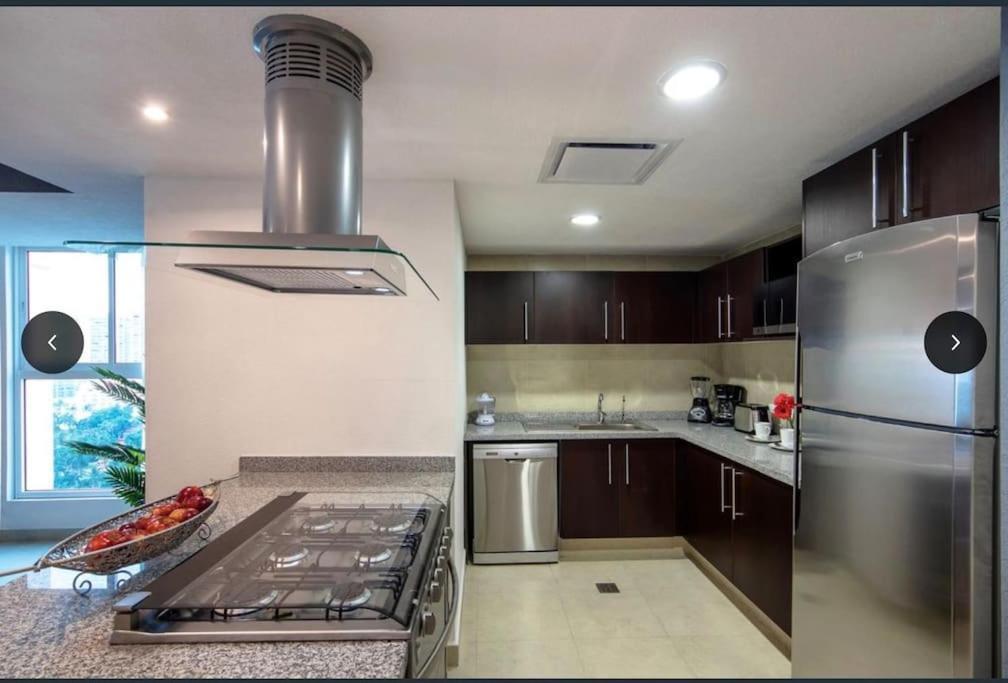 Ocean Front Grand Venetian Corner Apartment