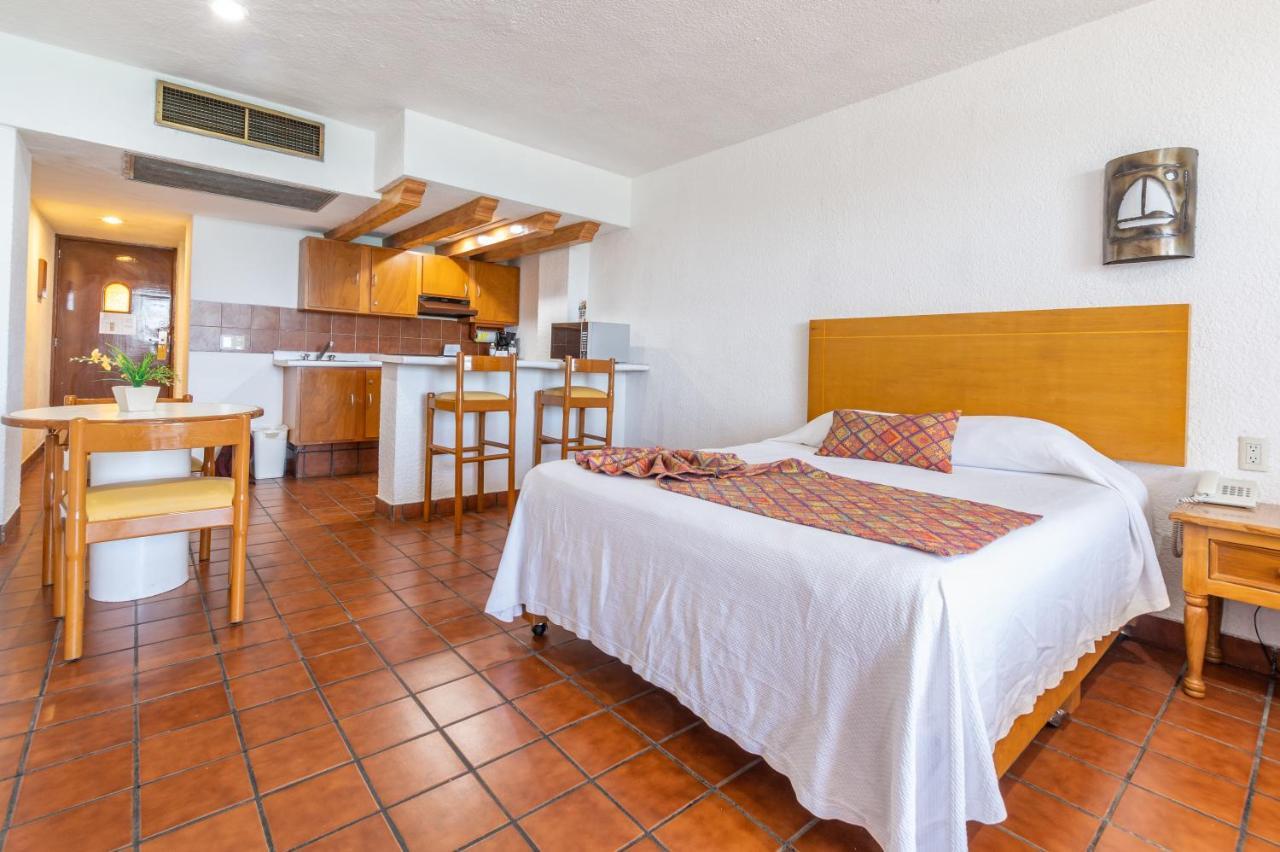 Costa De Oro Hotel